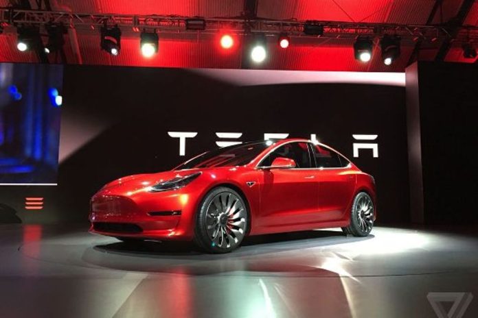Tesla Fires Hundreds in One Go Over Poor Performance-Startagist